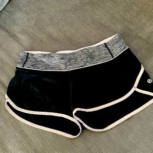 Lululemon shorts size 6
